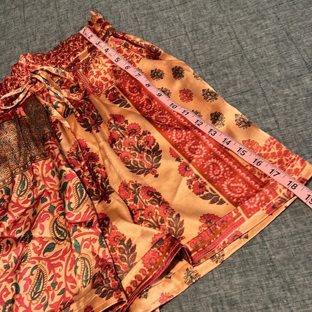 SATIN High Waisted Bermuda Shorts Floral Boho Paisley Patchwork in Peach | M - Picture 4 of 6